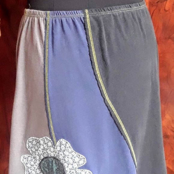 upcycled Vintage t-shirt skirt size XS - Picture 2 of 5